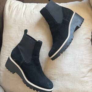 Dolce Vita Black Chelsea Boots 🥾